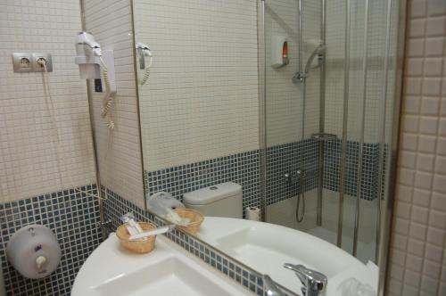 Imagen general del Hotel Castillo El Burgo. Foto 3