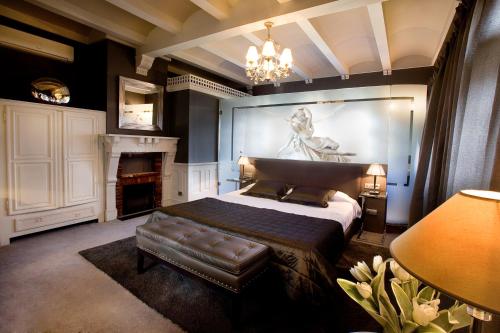 Imagen de la habitación del Hotel Castillo El Collado. Foto 2