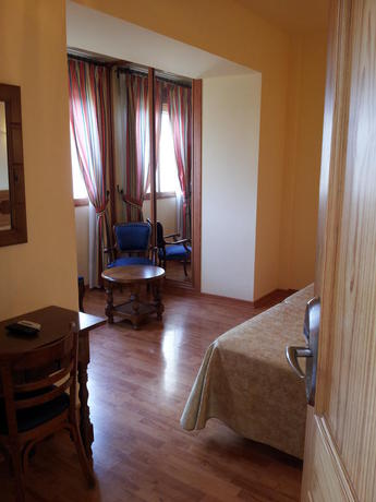 Imagen de la habitación del Hotel Castillo Lanjarón. Foto 10