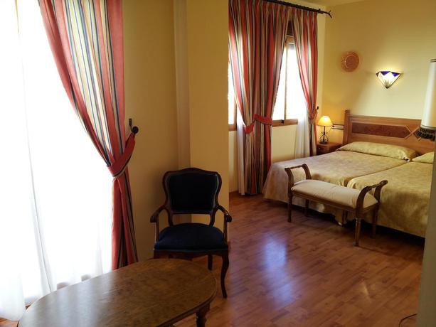 Imagen de la habitación del Hotel Castillo Lanjarón. Foto 12