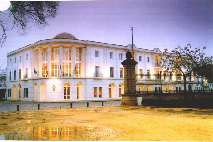 Imagen general del Hotel Castillo, Palma del Río. Foto 2