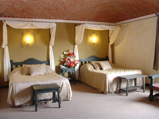 Imagen de la habitación del Hotel Castillo Santa Cecilia. Foto 4