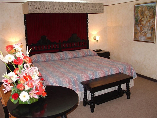 Imagen de la habitación del Hotel Castillo Santa Cecilia. Foto 5