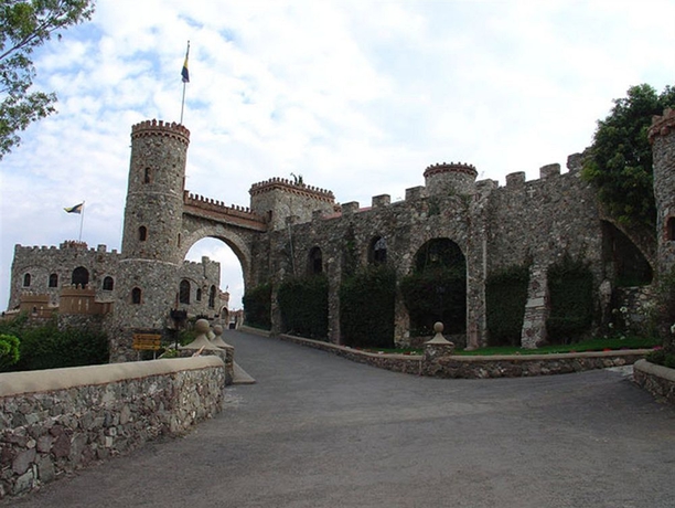 Imagen de los exteriores del Hotel Castillo Santa Cecilia. Foto 6