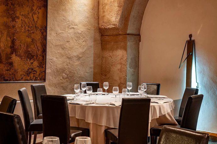 Imagen del bar/restaurante del Hotel Castillo de Pilas Bonas. Foto 7