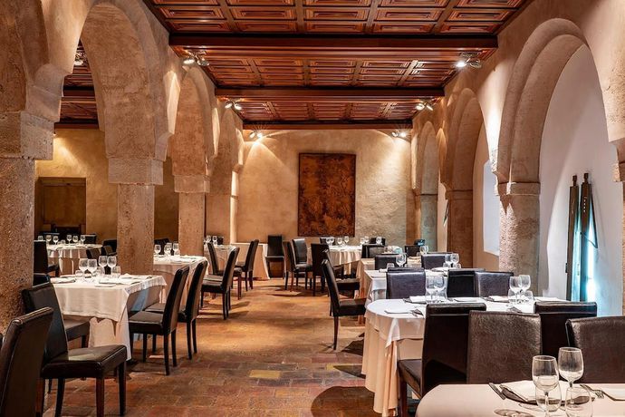 Imagen del bar/restaurante del Hotel Castillo de Pilas Bonas. Foto 12