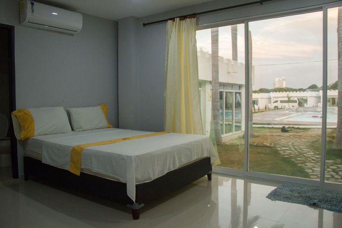 Imagen de la habitación del Hotel Castillo del Mar Suites. Foto 3