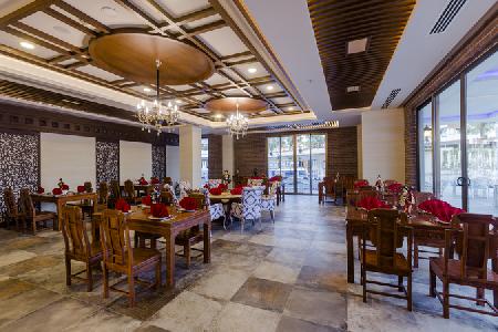 Imagen del bar/restaurante del Hotel Castival Side. Foto 5