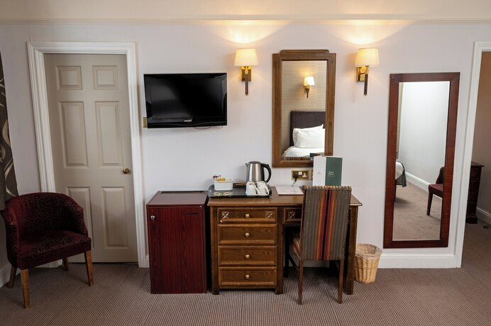 Imagen de la habitación del Hotel Castle And Ball by Greene King Inns. Foto 18