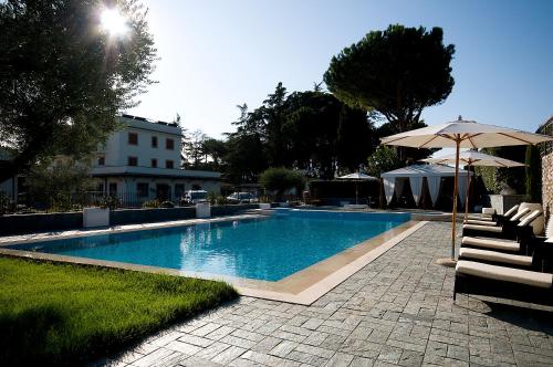 Imagen de la piscina del Hotel Castle, Castel Giubileo. Foto 6