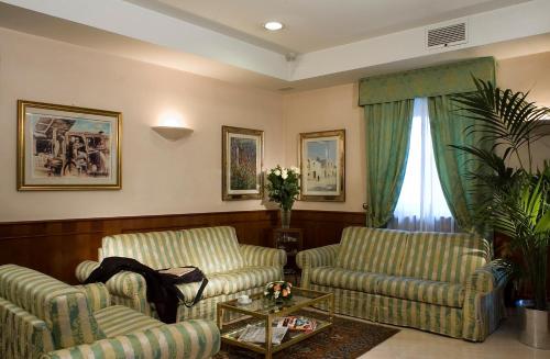 Imagen de los interiores del Hotel Castle, Castel Giubileo. Foto 5