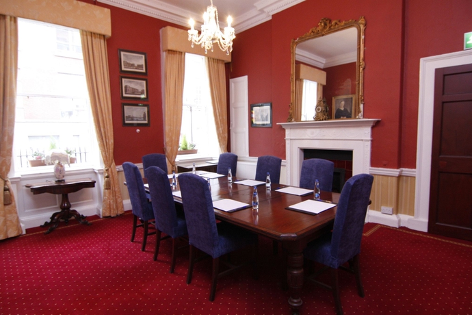 Imagen de los interiores del Hotel Castle, Dubl&iacute;n. Foto 14