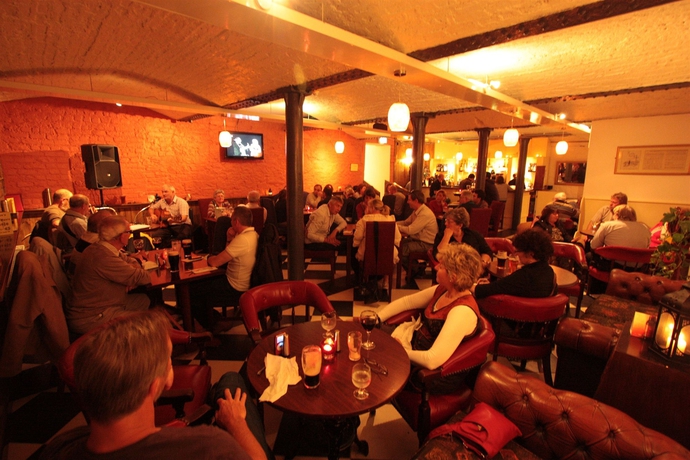 Imagen de los interiores del Hotel Castle. Foto 15