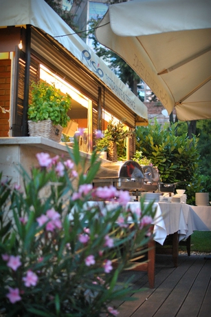 Imagen del bar/restaurante del Hotel Castle Garden. Foto 3