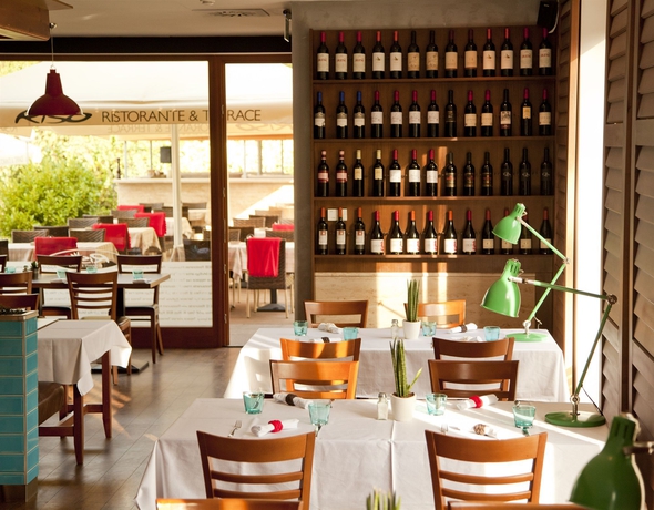 Imagen del bar/restaurante del Hotel Castle Garden. Foto 5