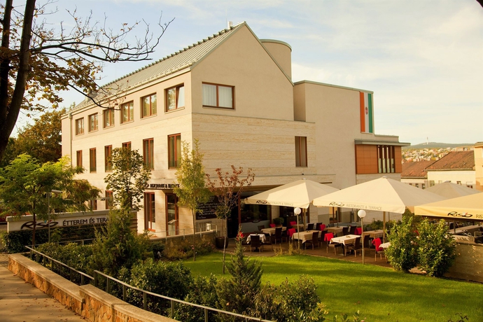 Imagen general del Hotel Castle Garden. Foto 2