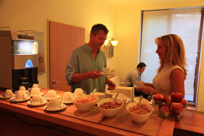 Imagen del bar/restaurante del Hotel Castle Garden. Foto 6