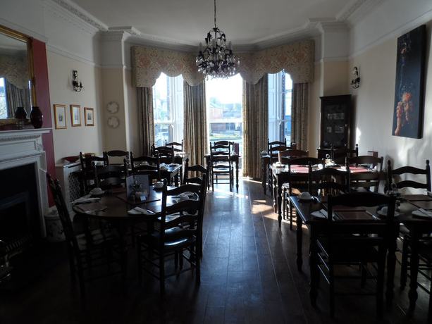 Imagen del bar/restaurante del Hotel Castle House, Canterbury. Foto 11