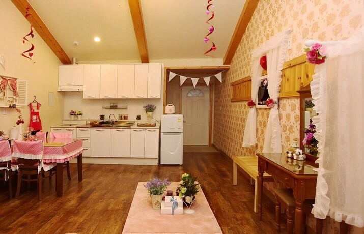 Imagen de la habitación del Hotel Castle In The Forest. Foto 14