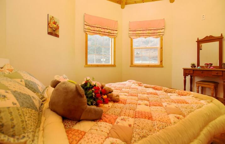 Imagen de la habitación del Hotel Castle In The Forest. Foto 15