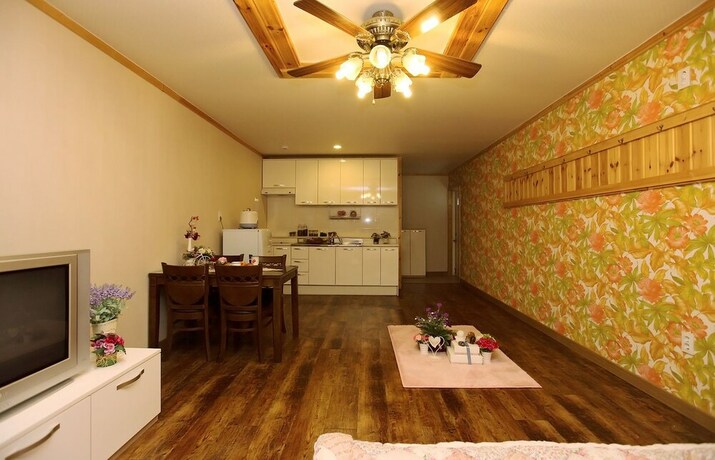 Imagen de la habitación del Hotel Castle In The Forest. Foto 20