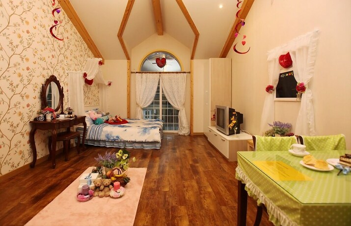 Imagen de la habitación del Hotel Castle In The Forest. Foto 29