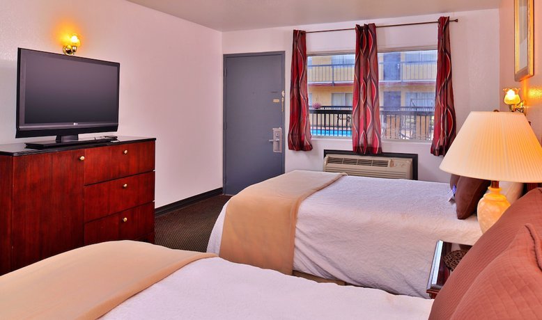 Imagen de la habitación del Hotel Castle Inn and Suites By OYO Chickasha. Foto 6