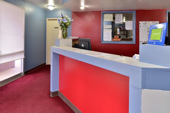 Imagen de los interiores del Hotel Castle Inn and Suites By OYO Chickasha. Foto 14