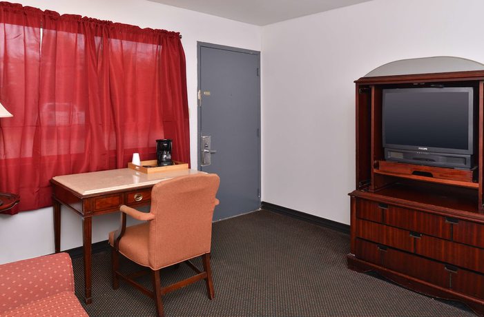 Imagen de la habitación del Hotel Castle Inn and Suites By OYO Chickasha. Foto 7