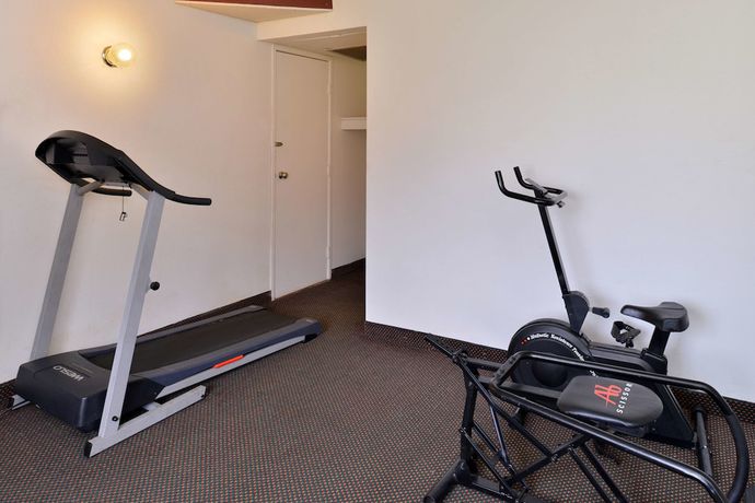 Imagen de los interiores del Hotel Castle Inn and Suites By OYO Chickasha. Foto 15