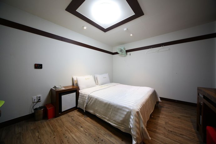 Imagen de la habitación del Hotel Castle Motel Iksan. Foto 6