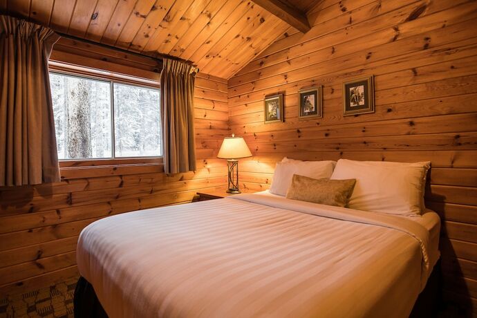 Imagen de la habitación del Hotel Castle Mountain Chalets. Foto 11