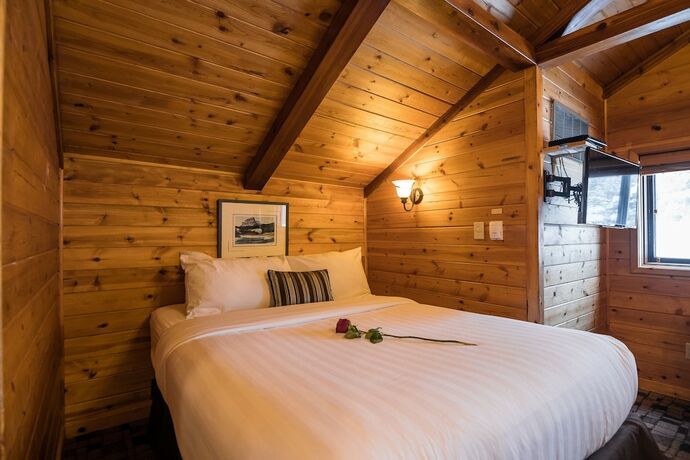 Imagen de la habitación del Hotel Castle Mountain Chalets. Foto 14