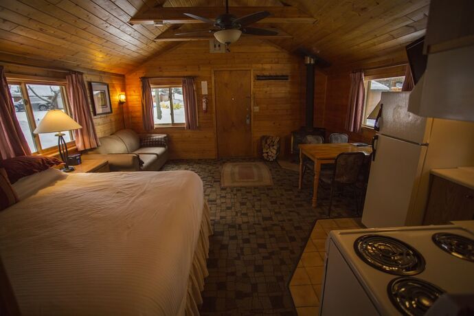 Imagen general del Hotel Castle Mountain Chalets. Foto 5