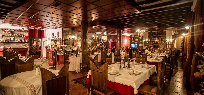 Imagen del bar/restaurante del Hotel Castle Park, Berat. Foto 2