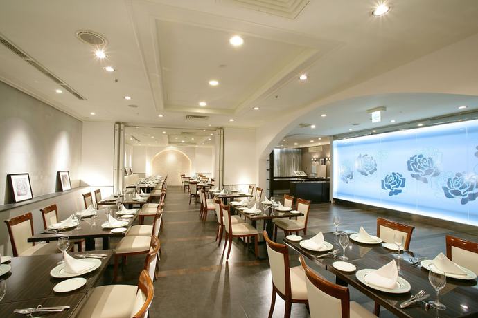 Imagen del bar/restaurante del Hotel Castle Plaza. Foto 2