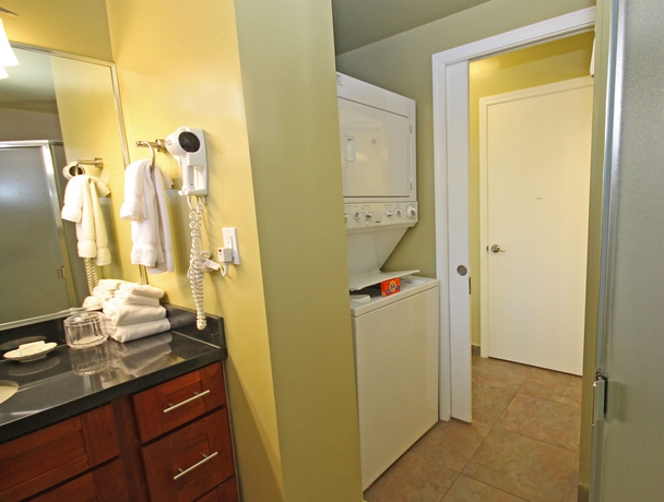 Imagen de la habitación del Hotel Castle Waikiki Shore. Foto 4