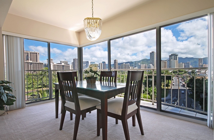Imagen de la habitación del Hotel Castle Waikiki Shore. Foto 8