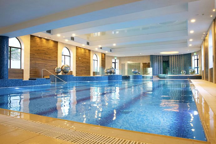 Imagen de la piscina del Hotel Castlecourt. Foto 15