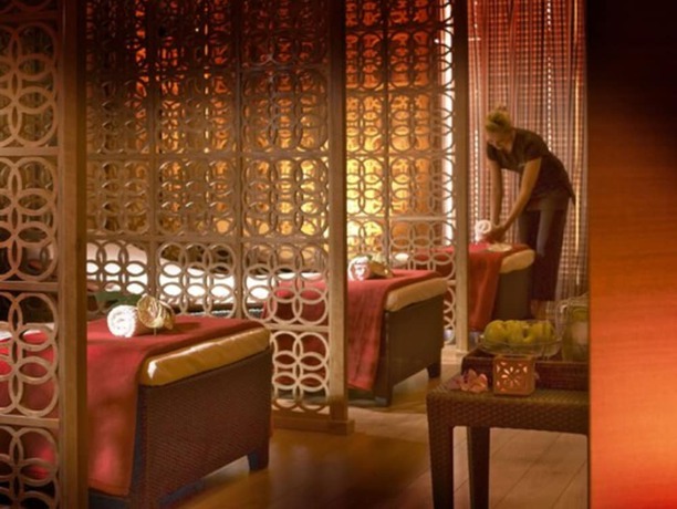 Imagen de la piscina del Hotel Castlecourt. Foto 19