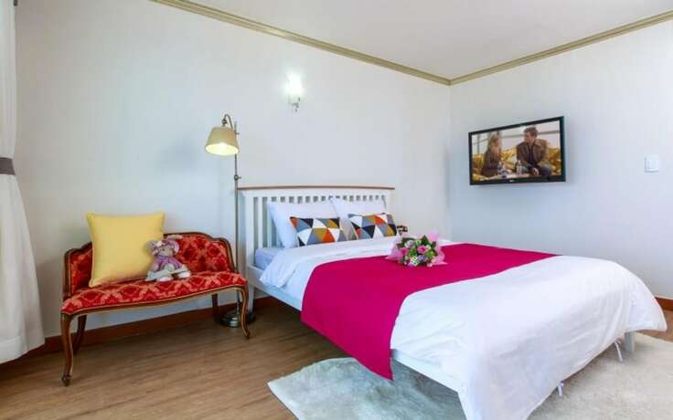 Imagen general del Hotel Castles Pebble Beach Pension. Foto 2