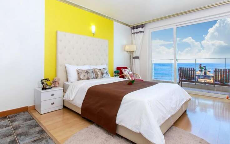 Imagen general del Hotel Castles Pebble Beach Pension. Foto 3