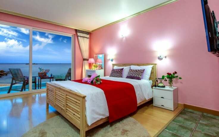 Imagen general del Hotel Castles Pebble Beach Pension. Foto 6