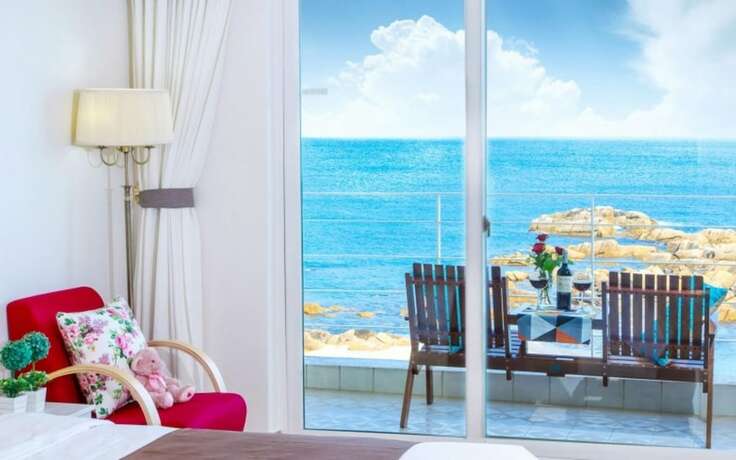 Imagen general del Hotel Castles Pebble Beach Pension. Foto 8