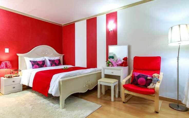 Imagen general del Hotel Castles Pebble Beach Pension. Foto 10