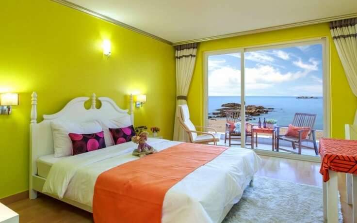 Imagen general del Hotel Castles Pebble Beach Pension. Foto 13