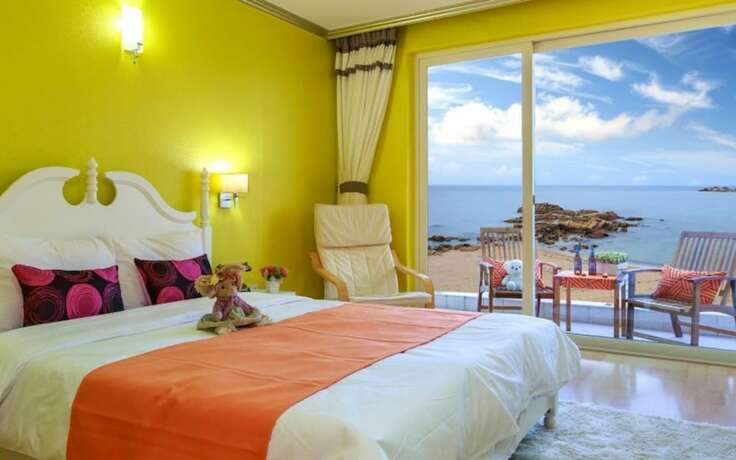 Imagen general del Hotel Castles Pebble Beach Pension. Foto 16