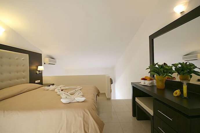 Imagen de la habitación del Hotel Castro Beach. Foto 9