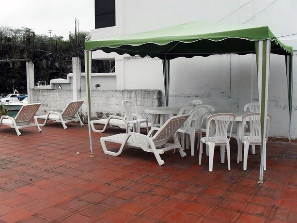 Imagen de los exteriores del Hotel Castro Galapagos. Foto 7