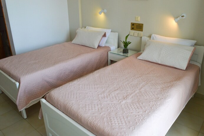 Imagen de la habitación del Hotel Castro, Kamari. Foto 20